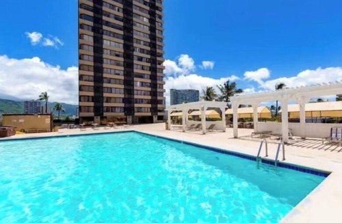 Waikiki Apartment | Canoe Palms Waikiki Pool, Hot Tub, Gym, WiFi, AC