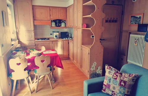Tarvisio Apartment | CASETTA CHEY -ideal for couples and families-private parking-breakfast included
