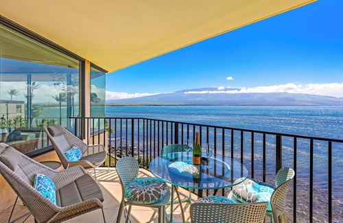 Maalaea Condo | Celebrate Honeymoon, Anniversary or Birthday.Panoramic Ocean View!