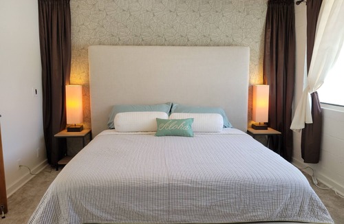 Coconut Grove Bed & Breakfast | Centrally located, pet-friendly, 1 bedroom in Kailua