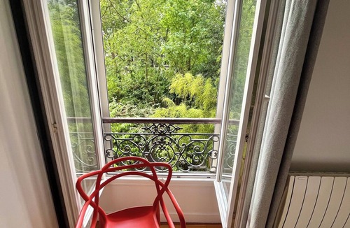 Saint-Lambert Apartment | Charm and garden view, in the center of Paris, near Montparnasse