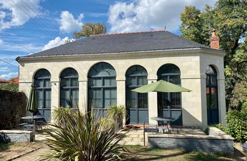 Saint-Sebastien-sur-Loire Cottage | Charming Urban Cottage with Private Terrace, Close to Nantes