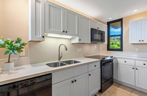 Wailea Condo | Charming Oceanview Oasis: Wailea Elua 802 Surrounded by Lush Tropical Grounds