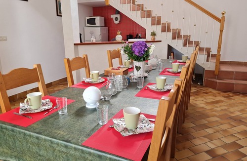 Cravant Bed & Breakfast | Charming renovated farmhouse in Beauce, 4 spacious rooms, near Loire Castles