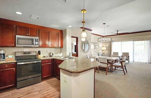 Kapolei Resort | Check out 𝐅𝐢𝐧𝐝𝐢𝐧𝐠 𝐌𝐞𝐢𝐥𝐢 specials-KoOlina Beach Club Resort+amenities
