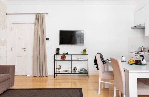 Sacramento Apartment | Chiado | CHARMING & ROMANTIC | Family-Friendly