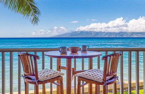 Kahana Condo | Chic Island Living overlooking ocean-Pohailani 210-Comfy Lanai daybed-Cold AC