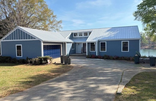 Seneca House | Close to Mountains, Clemson, Asheville, Marina & Best Lake in the Carolinas