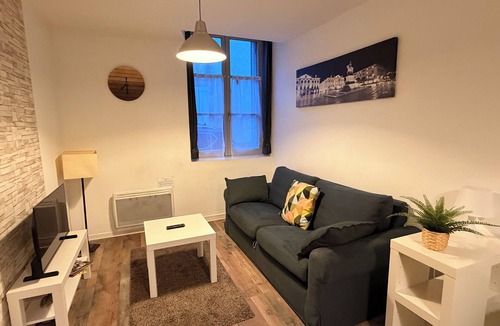 Bourgogne Apartment | Cosy F2 separate sleeping area on ground floor in quiet pedestrian alley close to all amenities