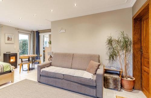 Trazegnies Apartment | Cosy Studio close to Bruxelles South Charleroi Airport