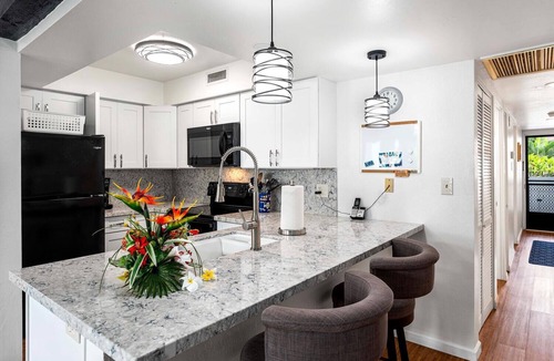 Kailua-Kona Condo | 🏖️Courtyard Kona Condo w/AC + Oceanfront Pools | Casa 202