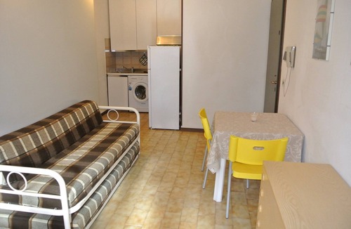Lignano Riviera Apartment | Cozy flat with pool just 50m from the beach