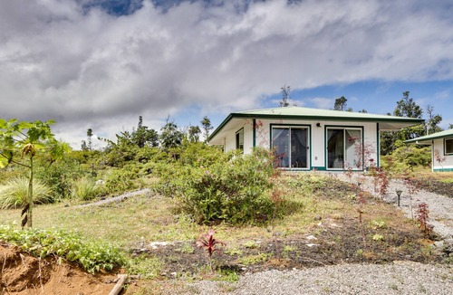 Keaau Apartment | Cozy Keaau Vacation Rental - 1 Mi to Ocean!