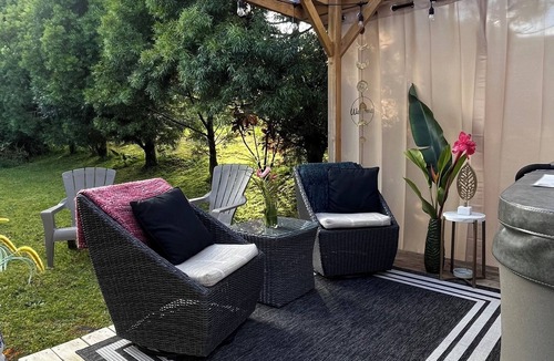 Royal Hawaiian Estates Apartment | Cozy Rainforest Retreat with Private Hot Tub, 5 mins to Volcanoes Natl Park