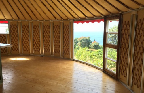 Honalo Cottage | Cozy Yurt retreat on a Coffee Farm in Holualoa. 8 mn from the Beach & shopping