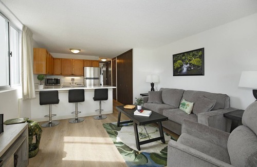 Waikiki Condo | Diamond Head View Renovated Corner Unit, AC, W/D, FREE Wi-Fi & Parking!