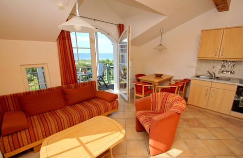 Glowe Apartment | Directly behind the dune, with balcony and sea view - Strandvilla Böck FeWo 13