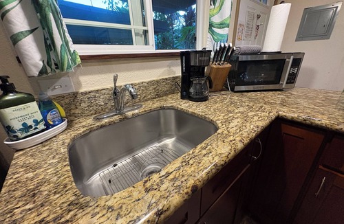 Hilo Apartment | Discover Tranquility at Palm Studio: Your Gateway to Nature in Hilo Town!