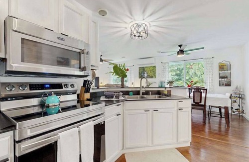 Kapoho House | Dog-Friendly Pahoa Home Near the Ocean with Lanai, W/D & WiFi