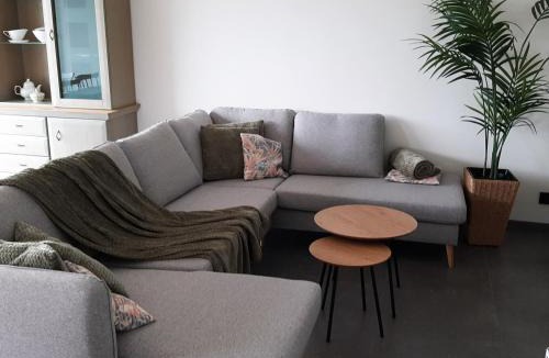 Ostend City Centre Apartment | Driemaster, Stijlvol appartement met uitzicht op jachthaven en privé parking, centrum Oostende