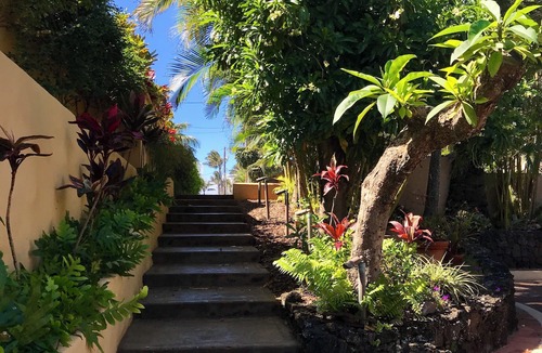 Kuau Apartment | Eco-Friendly Condo on Road to Hāna - Walk to Beach