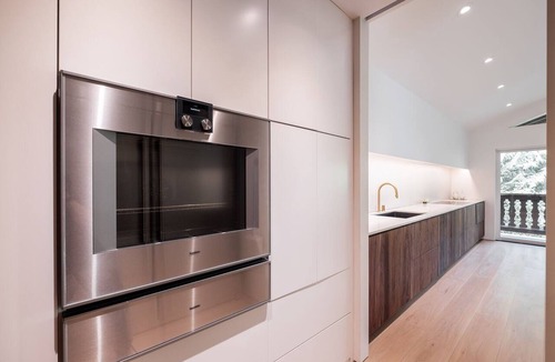 Whistler House | Elegant Chalet | Walk to Blackcomb Gondola | Sauna and Cold plunge