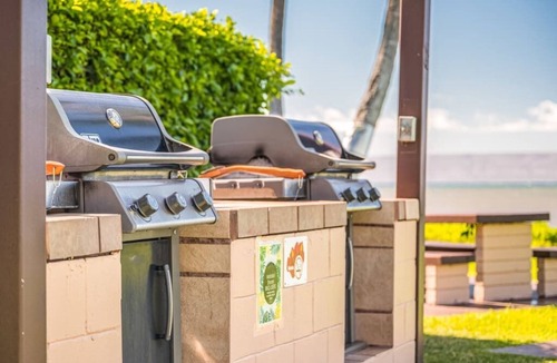 Kaunakakai Condo | Enjoy laid-back Molokai living in this vacation home with a private lanai leading onto the resort’s
