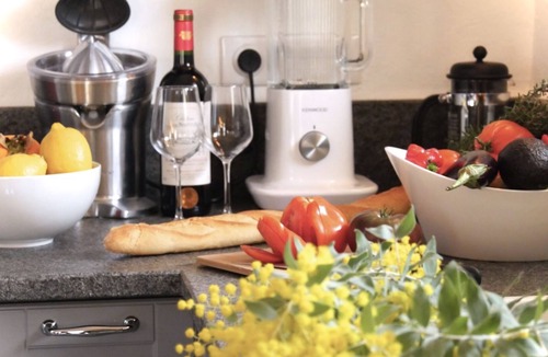 Antibes Old Town House | Entire fully renovated town house sea-view rooftop terrace, AC for 6