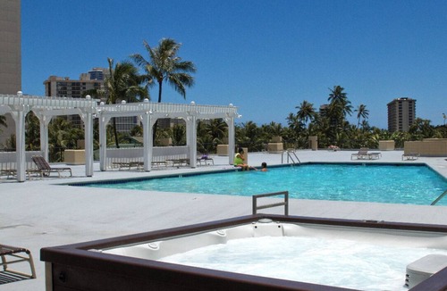 Diamond Head - Kapahulu - St. Louis Apartment | EPIC 30th Flr Oceanview Studio B Waikiki-Bargain FREE Beach Gear w/True Kitchen