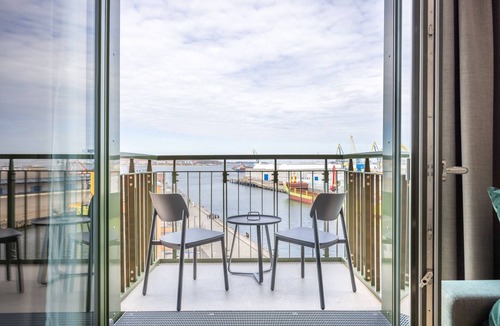 Wismar Apartment | Erstklassiges Hafen-apartment mit Balkon, Saunanutzung und Großartigem Ausblick!