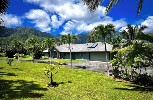 Kaneohe House | ESCAPE TO YOUR DREAM; Nature, Comfort & Tranquility Await!