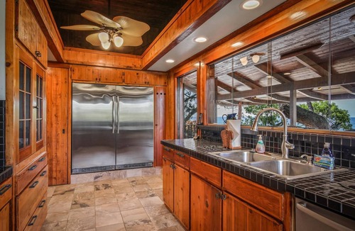 Kahaluu-Keauhou House | Experience luxury at Hale Alii Honu Kai in Kailua Kona—3BR, pool, and space for 9.