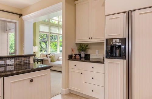 Kulalani Condo | Experience luxury at Mauna Lani's Palm Leaf condo, a spacious 2BR retreat in Kamuela.