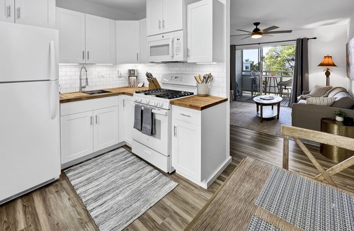 Historic Kailua Village Condo | Fabulous central location! Walk to restaurants, grocery store, and many beaches.