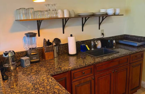 Hakalau Apartment | Family Retreat Near Akaka Falls – Sleeps 7 & BBQ