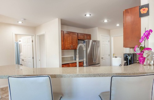 Keaau House | Fantastic vacation home with large lanai, private washer/dryer, and WiFi