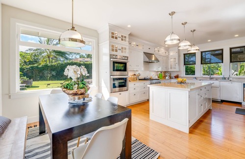 Pauwela House | Featured on Staycation TV Stunning Modern Home Surrounded by Nature
