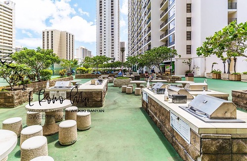 Waikiki Apartment | Free Parking/A Block Waikiki Beach