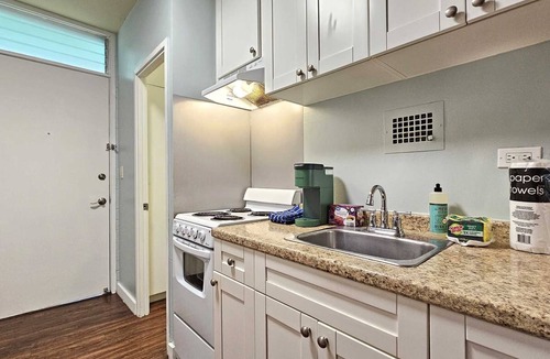 Waikiki Apartment | Furnished monthly rental Waikiki Neighborhood 303