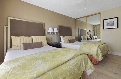 Wailua Hotel | Garden Oasis: Reconnect with Nature! Room w/Balcony! 3 Outdoor Pools + Parking