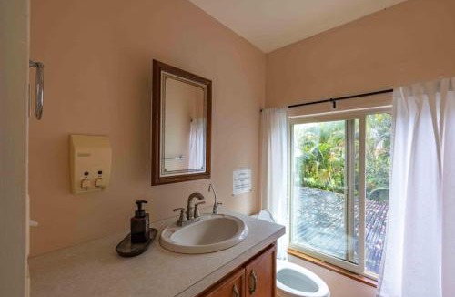 Haiku House | Garden Room Farm Stay in Haiku on Road to Hana