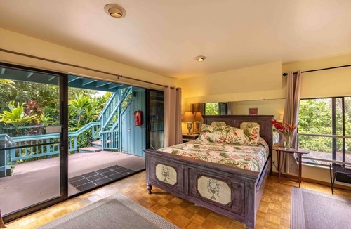 Haiku Resort | Garden Room Farm Stay in Haiku on Road to Hana