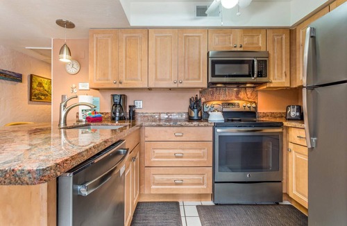 Kailua-Kona Condo | 🏖️Garden View Kona Condo | A/C, Pools, Walk to Ocean