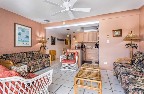 Kailua-Kona Condo | 🏖️Garden View Kona Condo | A/C, Pools, Walk to Ocean