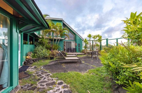 Haiku House | Gazebo Room Farm Stay in Haiku on Road to Hana