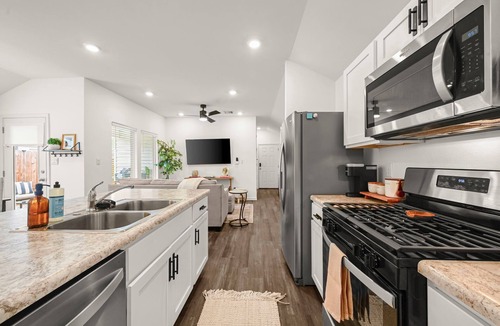 Gonzales House | Gonzales Work+Stay House near HWY 30/44 & I-10