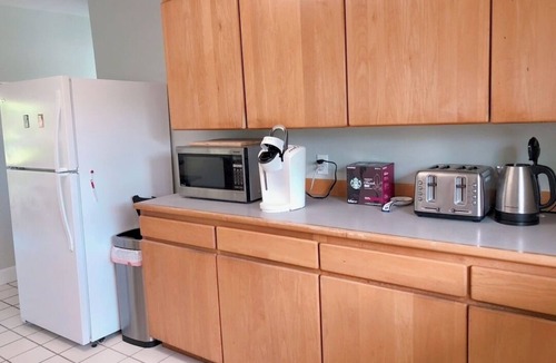 Coconut Grove Apartment | Gorgeous Kailua Waterfront Apartment