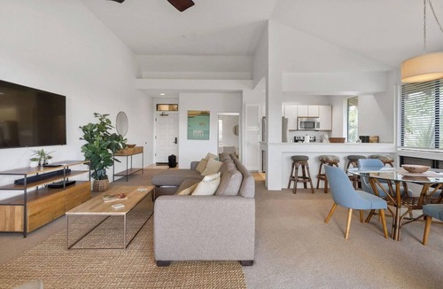Wailea Condo | Gorgeous Luxury Ocean View Top Floor Corner Unit, AC, Pool, Free Parking, Wifi