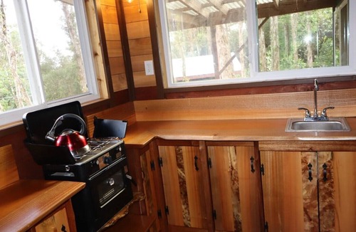 Pahoa Cabin | Gorgeous, Newly Built, Cabin- Off the Grid & 10 Minutes from Black Sand Beaches!