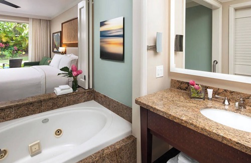 Princeville Resort | Gorgeous Waterside Princeville Ocean Resort + Amenities Included